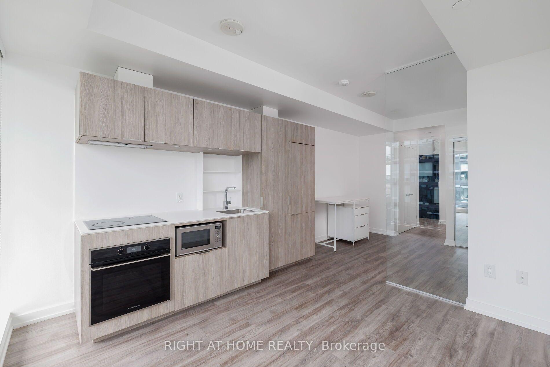 PH09 - 77 Shuter Street, Toronto 2