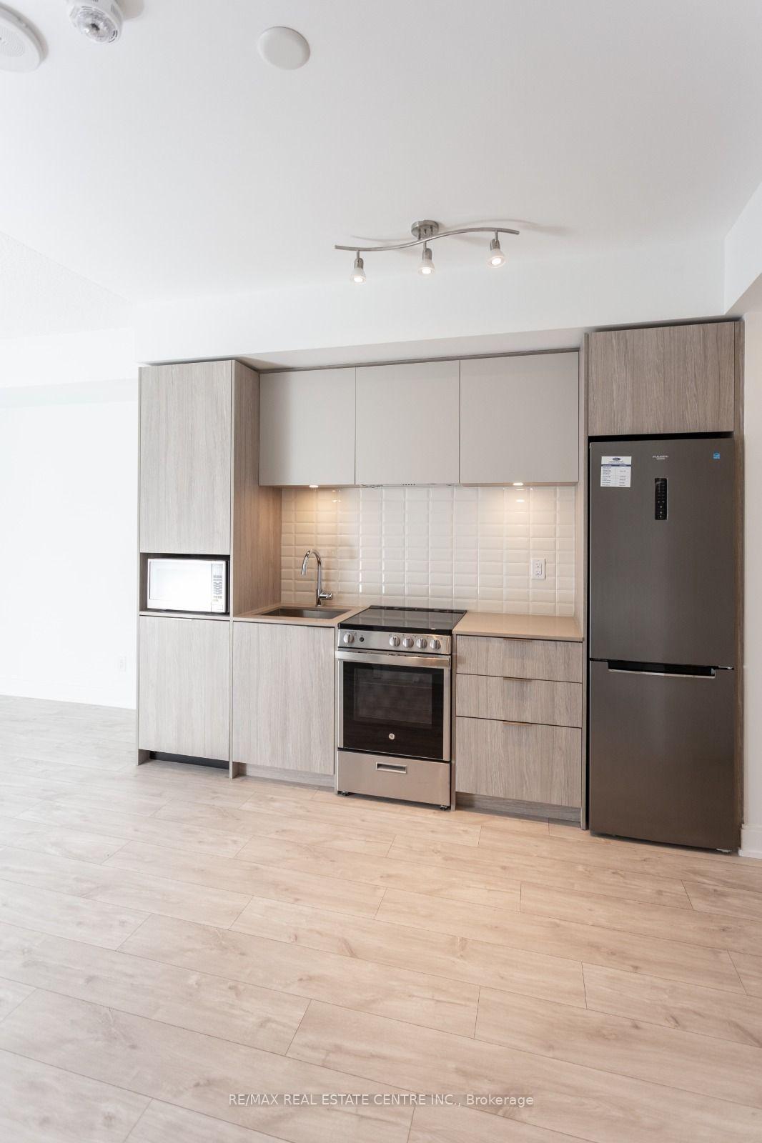 701 - 70 Annie Craig Drive, Toronto 5