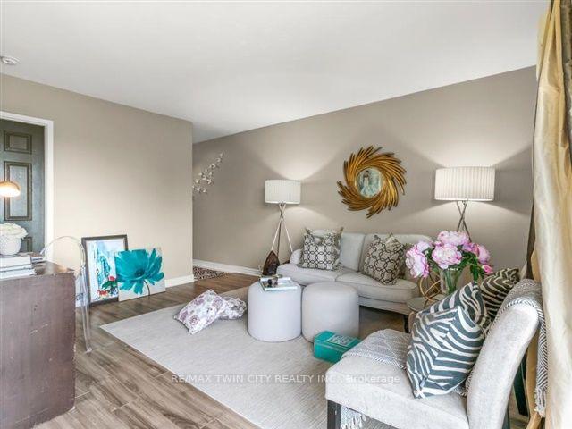 303 - 200 Charlton Avenue E, Hamilton 3