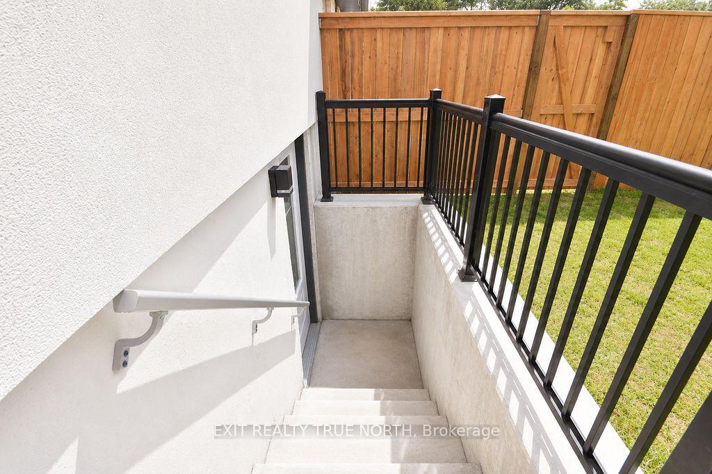 BSMT - 66 Peacock Lane, Barrie 3