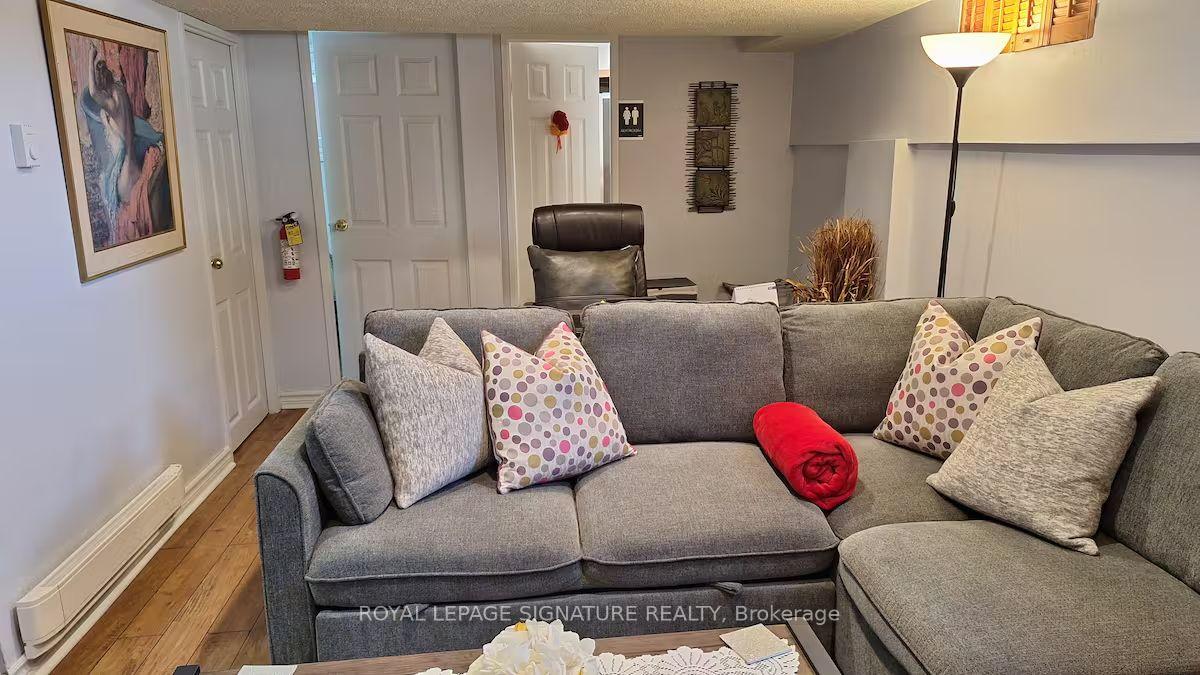6 Blairville Street, Toronto 2