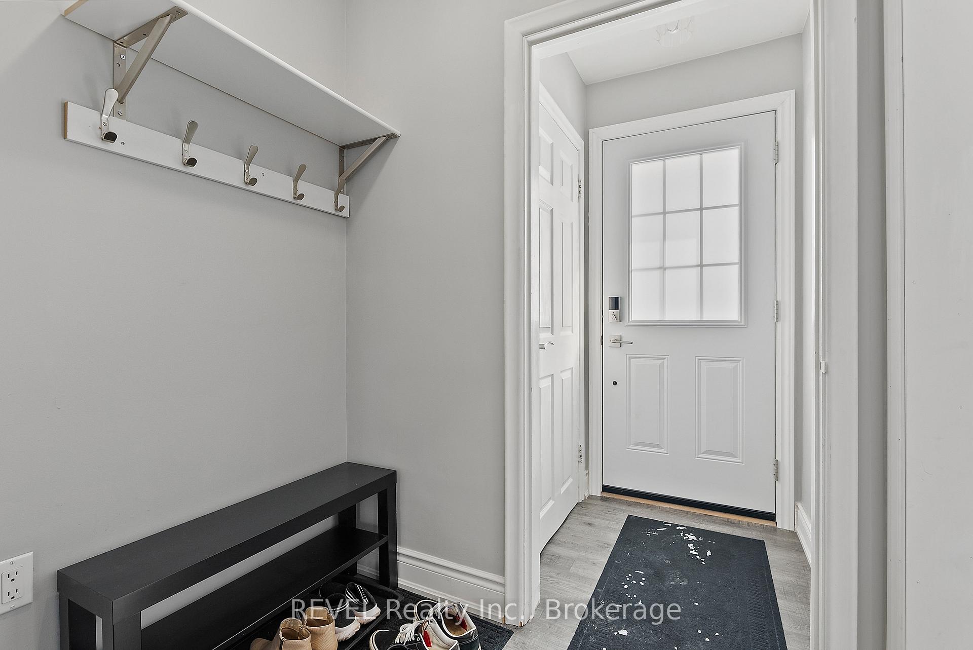 Upper Unit - 8327 Parkway Drive, Niagara Falls 4