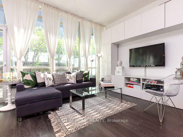G21 - 350 Wellington Street W, Toronto 4