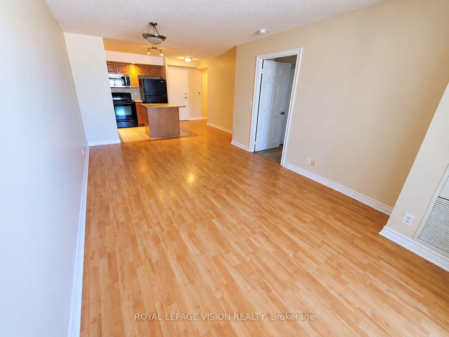 327 - 33 Cox Boulevard, Markham 3