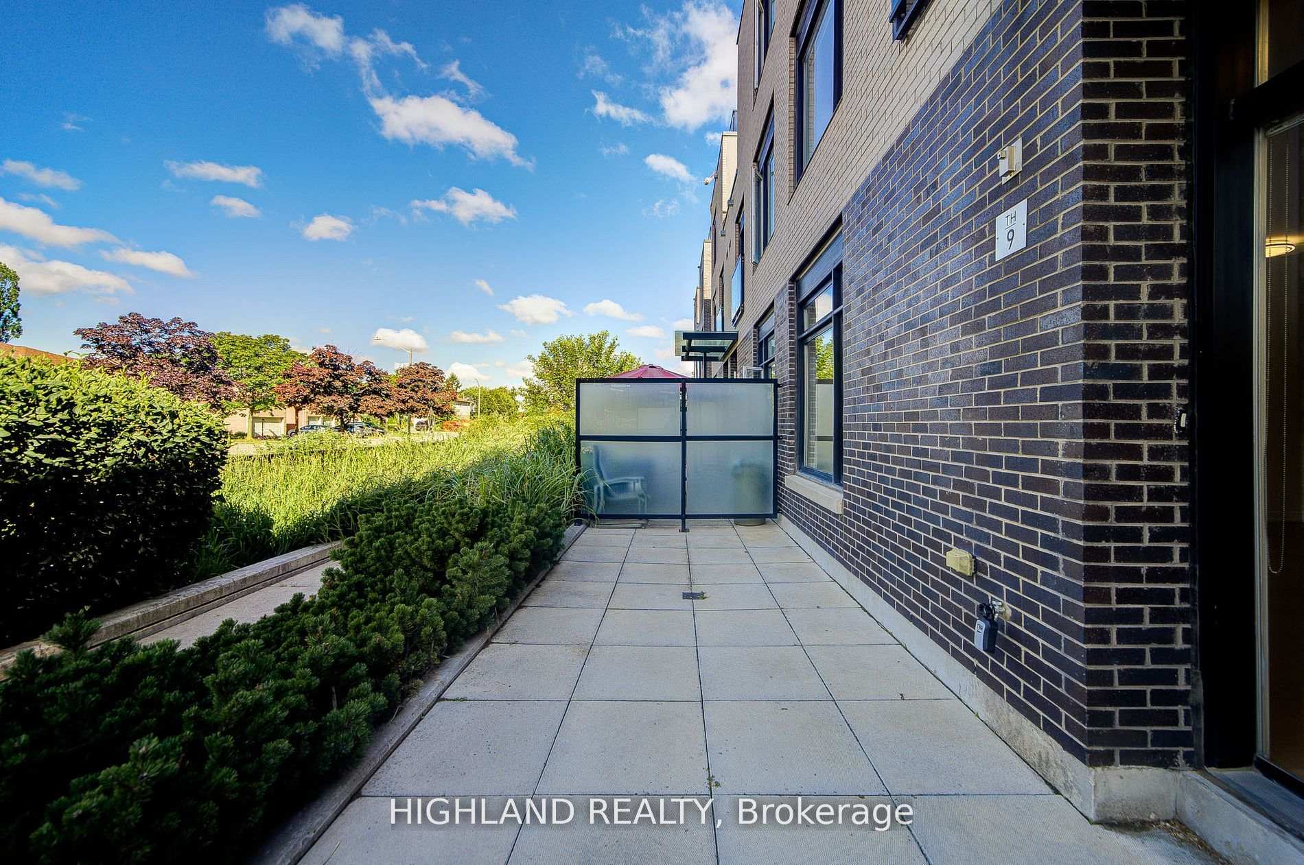 9 - 4070 Parkside Village Drive, Mississauga 3