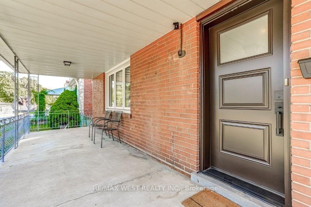 9 Culnan Avenue, Toronto 4