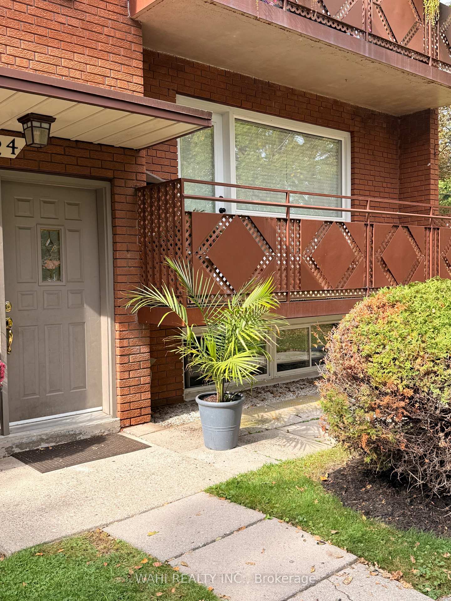 UNIT 2 - 24 Lloyd George Avenue, Toronto 2