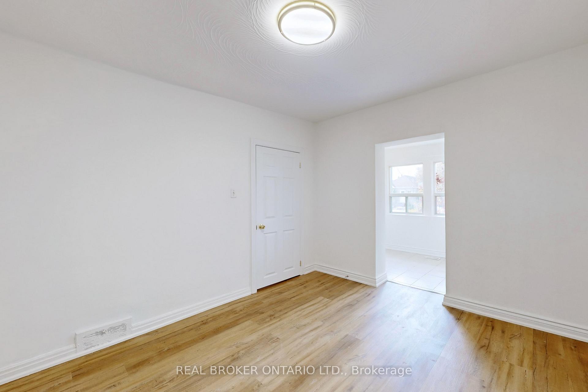 Main - 102 Bowie Avenue, Toronto 4