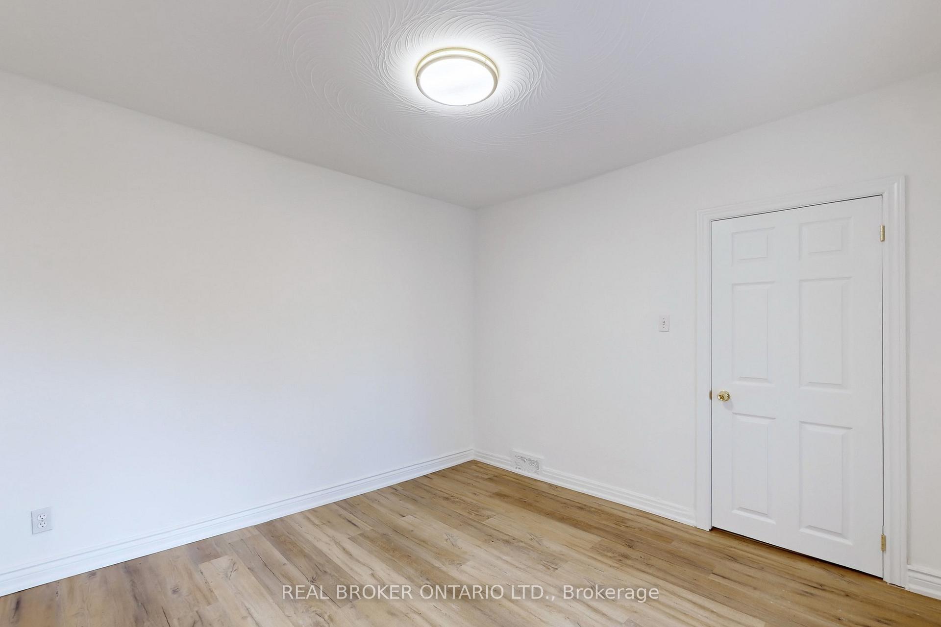 Main - 102 Bowie Avenue, Toronto 5