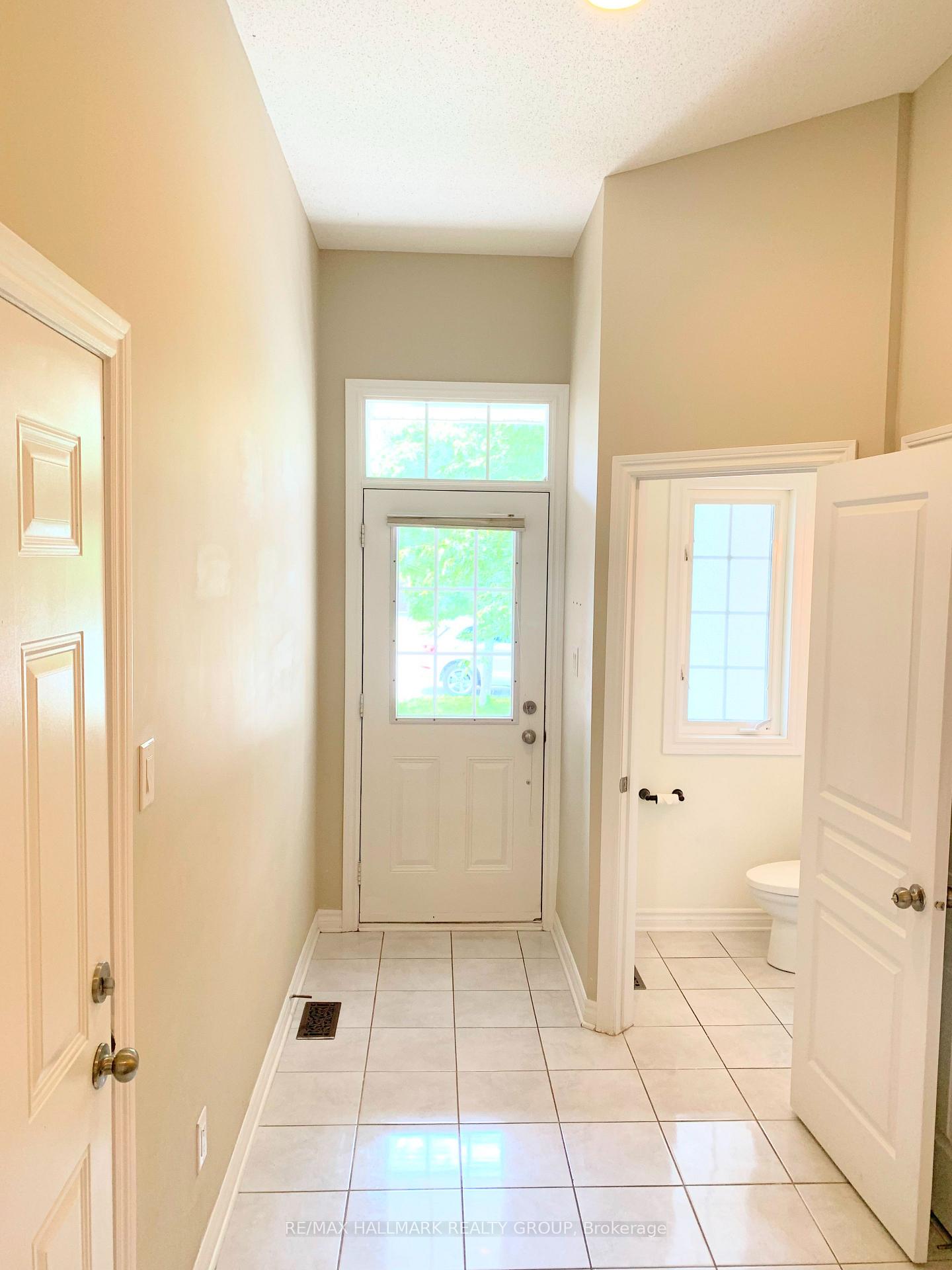 469 Foxhall Way, Ottawa 3