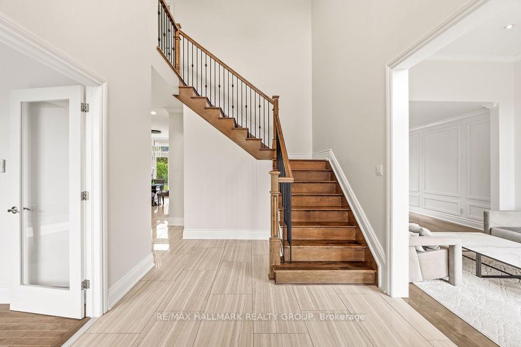 520 Leimerk Court, Ottawa 4