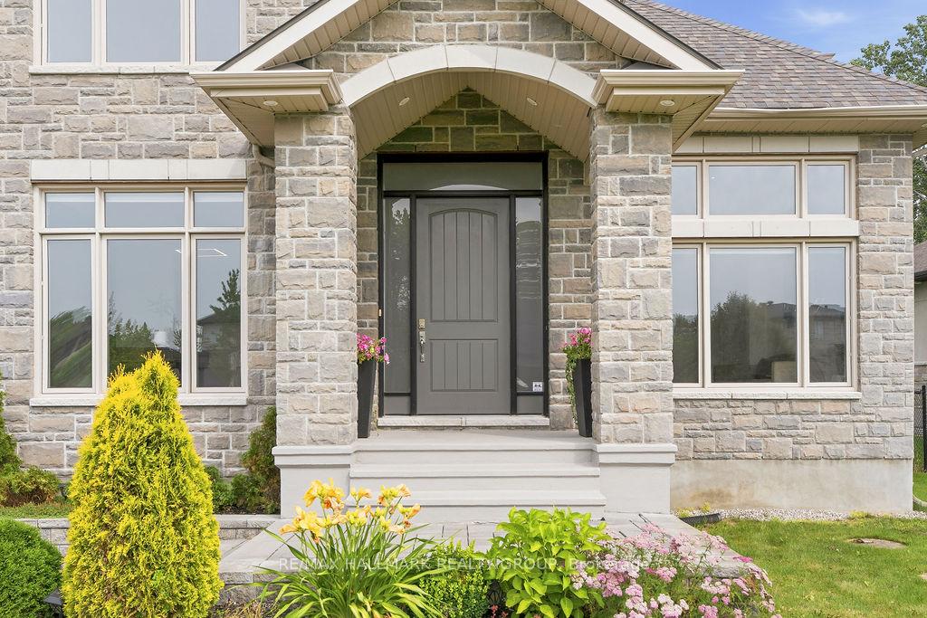 520 Leimerk Court, Ottawa 3