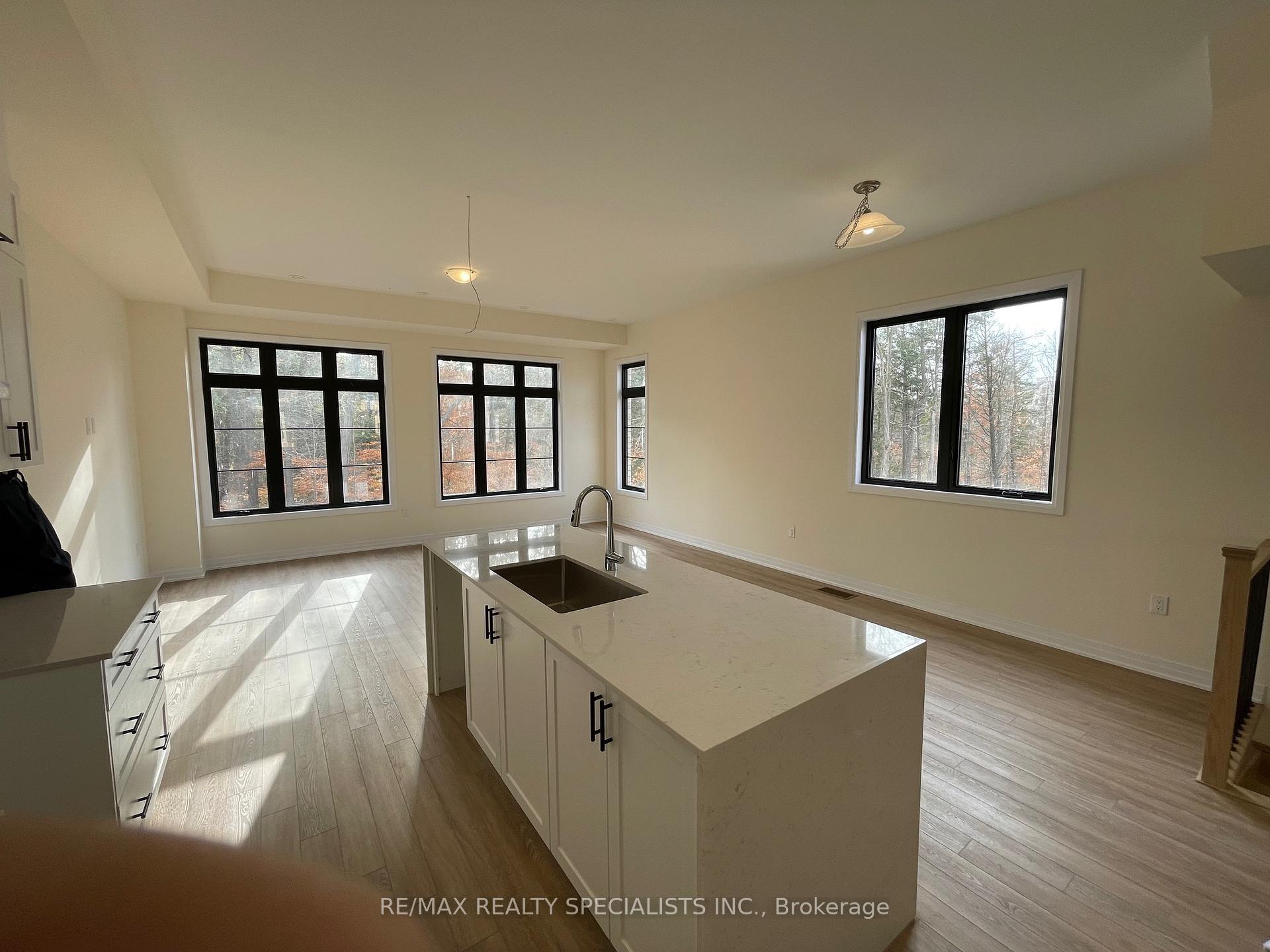 39 De La Roche Drive, Vaughan 3
