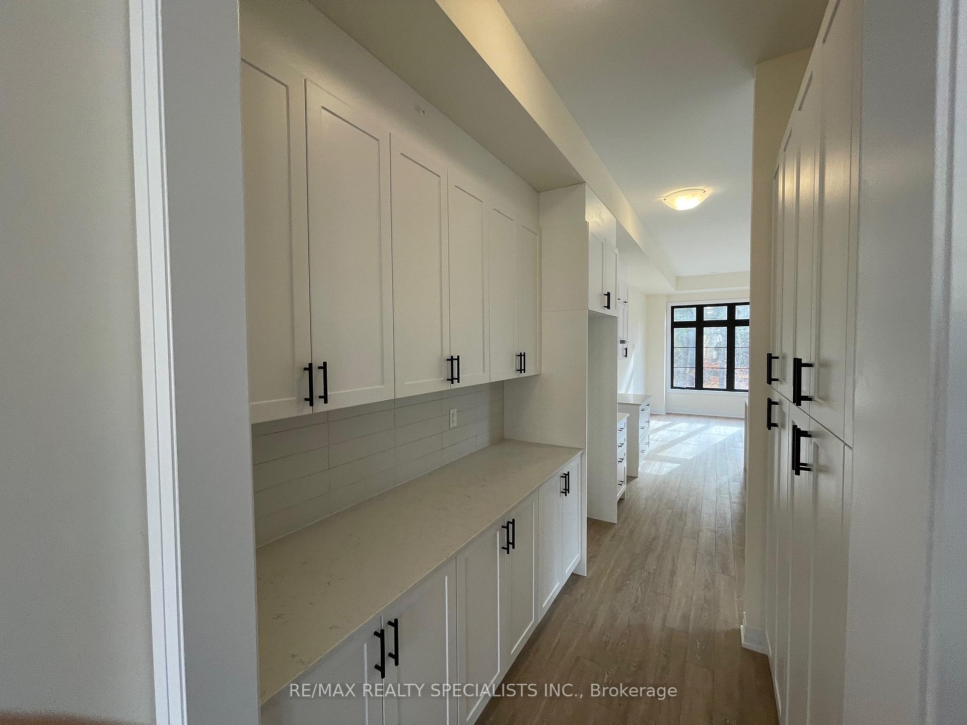 39 De La Roche Drive, Vaughan 4