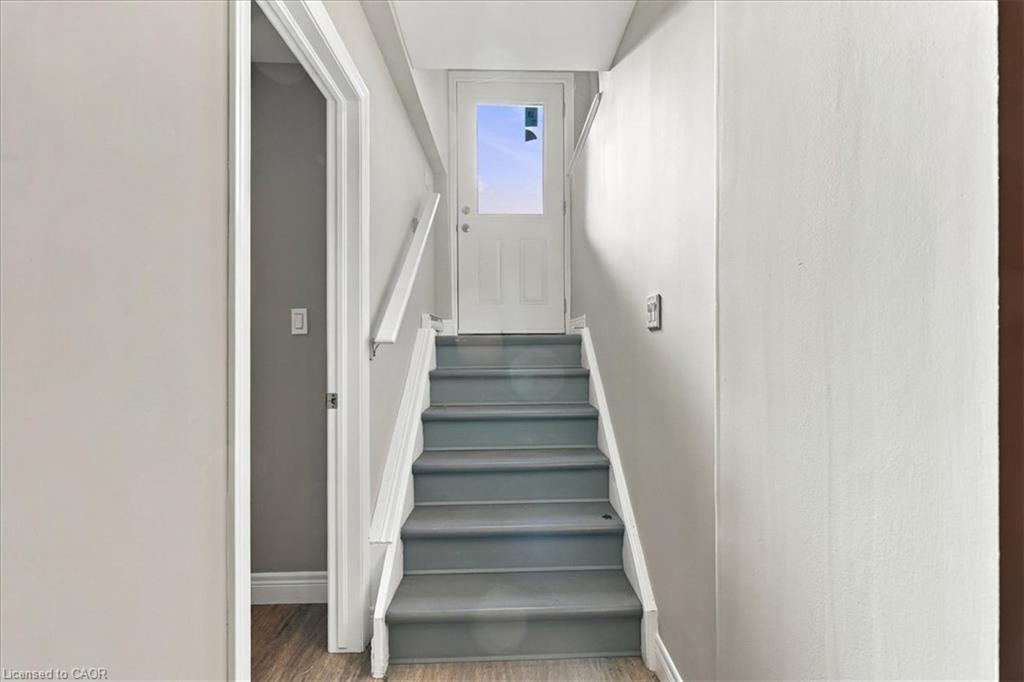 LOWER - 17 Eby Street S, Kitchener 3