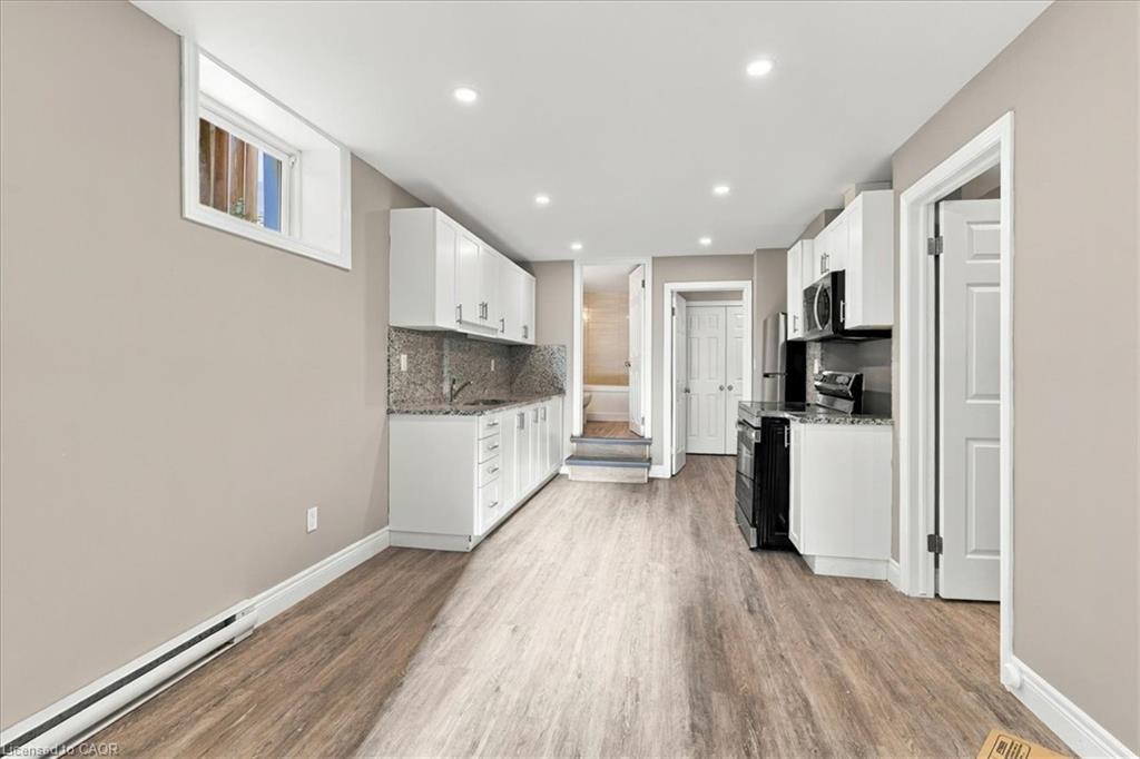 LOWER - 17 Eby Street S, Kitchener 4