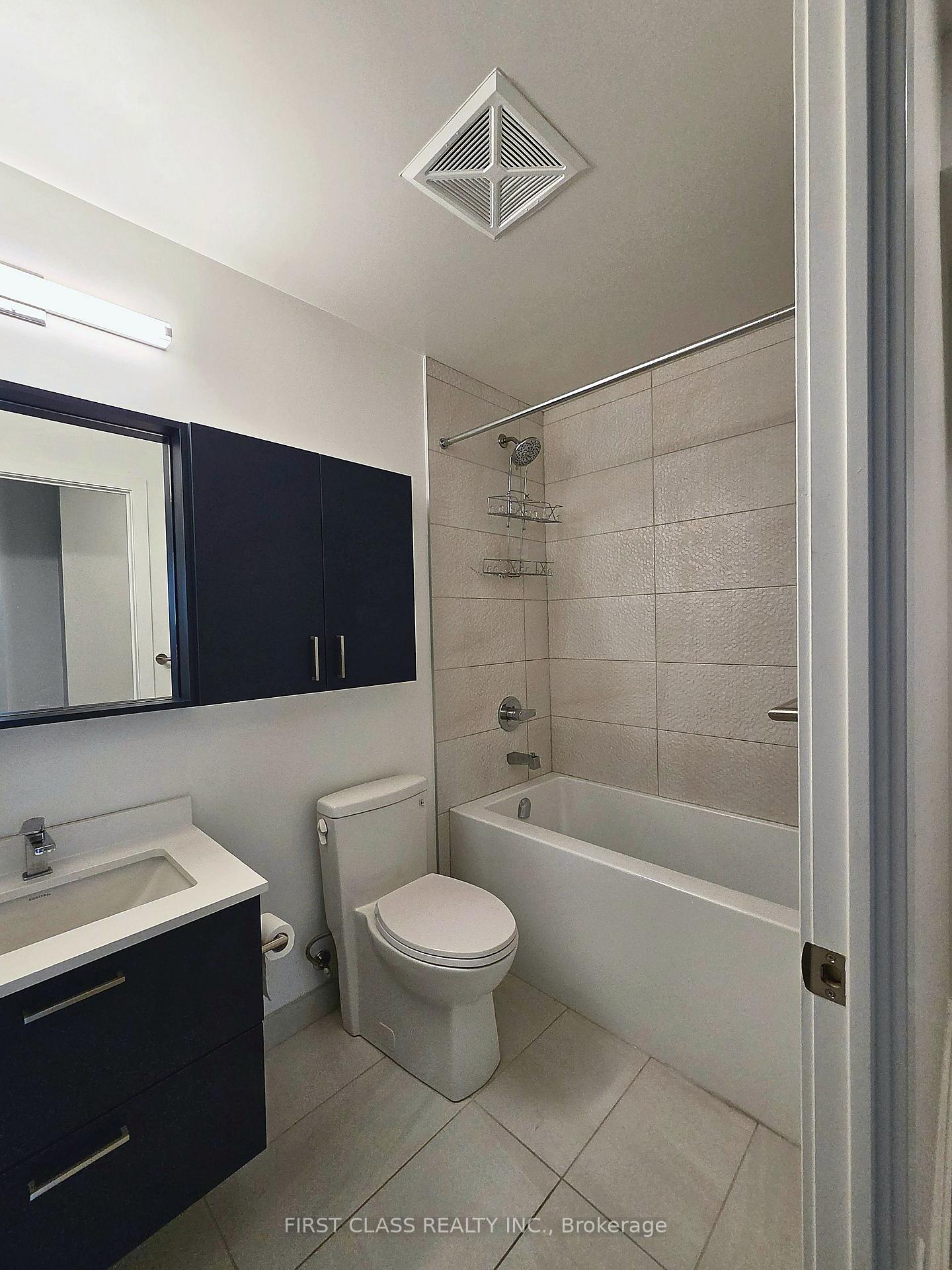 A1606 - 30 Upper Mall Way, Vaughan 5