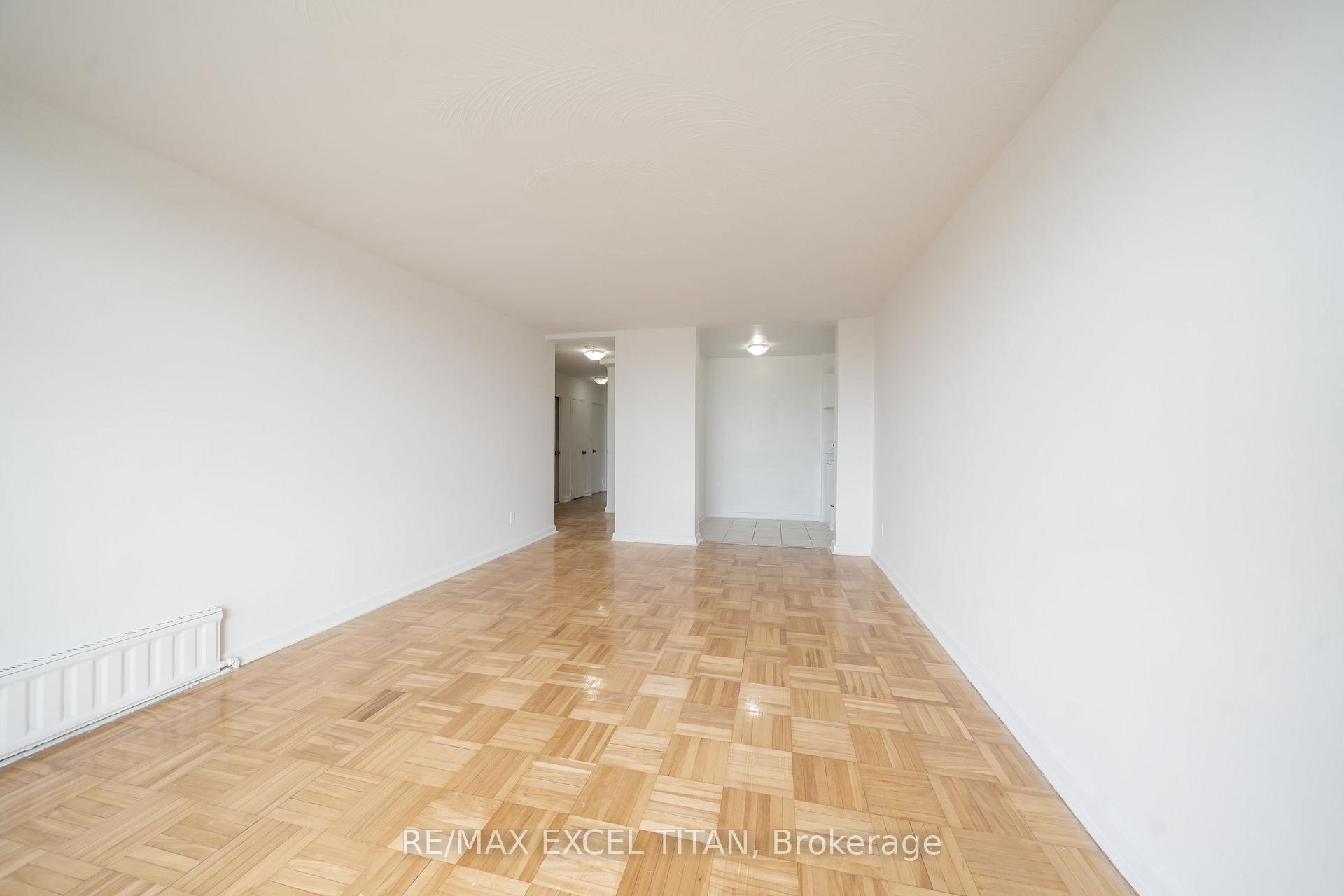 307 - 165 Cosburn Avenue, Toronto 4