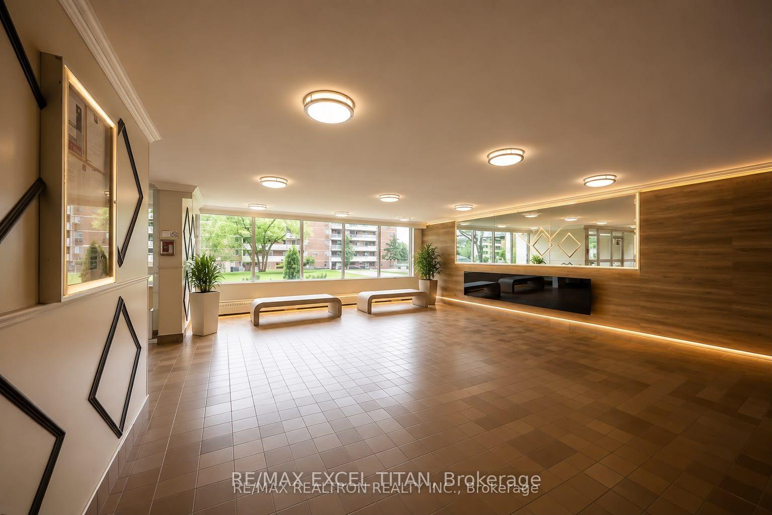 607 - 5 Glamorgan Avenue, Toronto 2