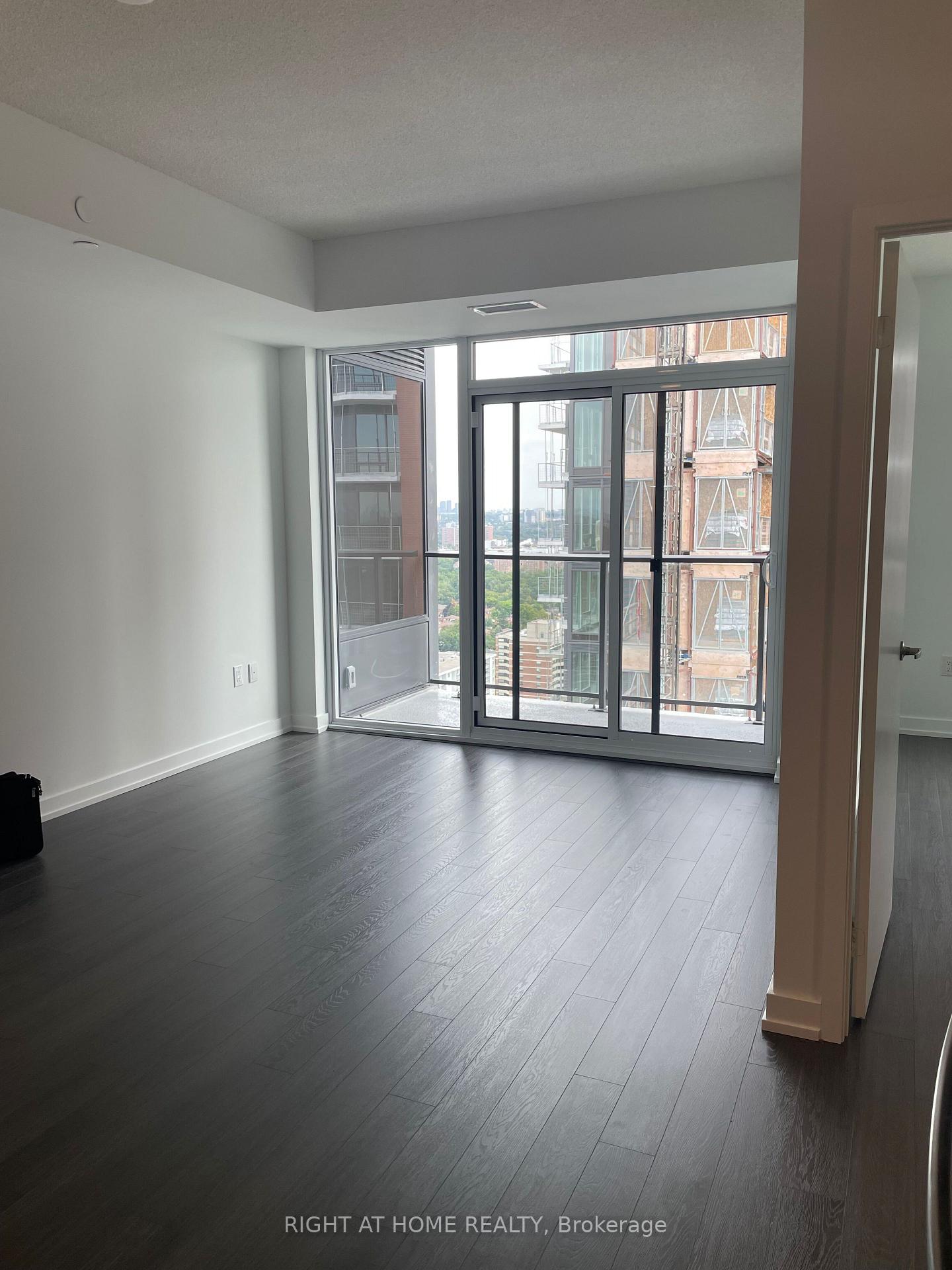 2622 - 4010 Eglinton Avenue W, Toronto 5