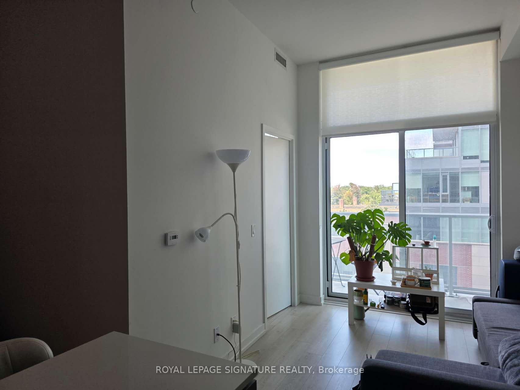 421 - 33 Helendale Avenue, Toronto 2