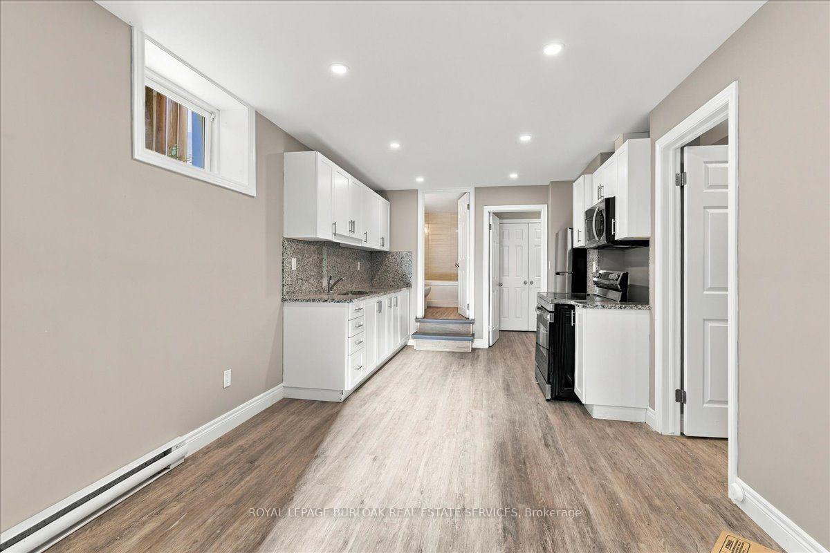 LOWER - 17 Eby Street S, Kitchener 4