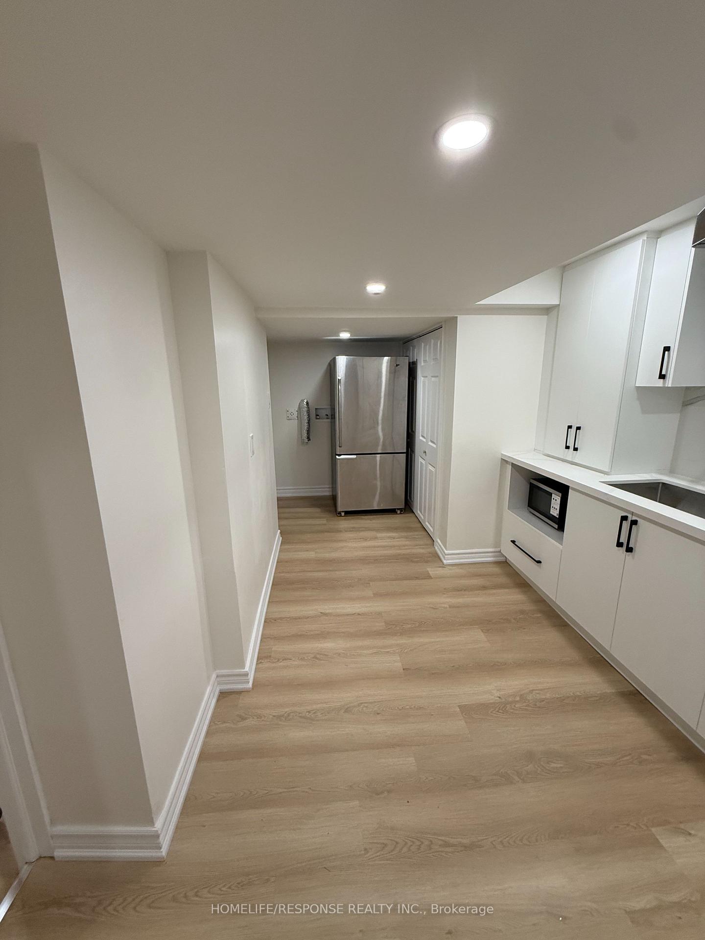 208 Lake Promenade, Toronto 3