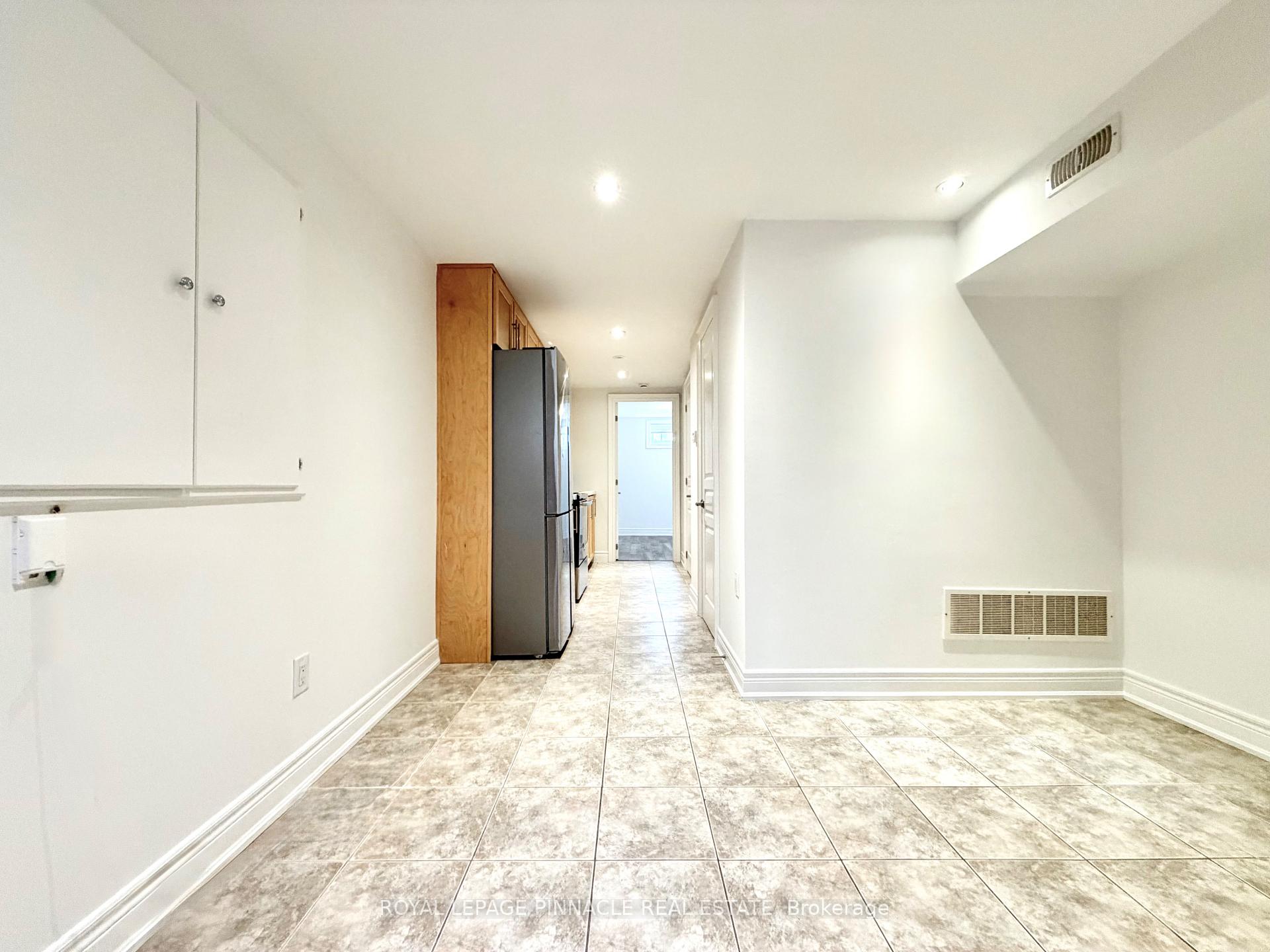 Lower - 136 Campbell Avenue, Toronto 5