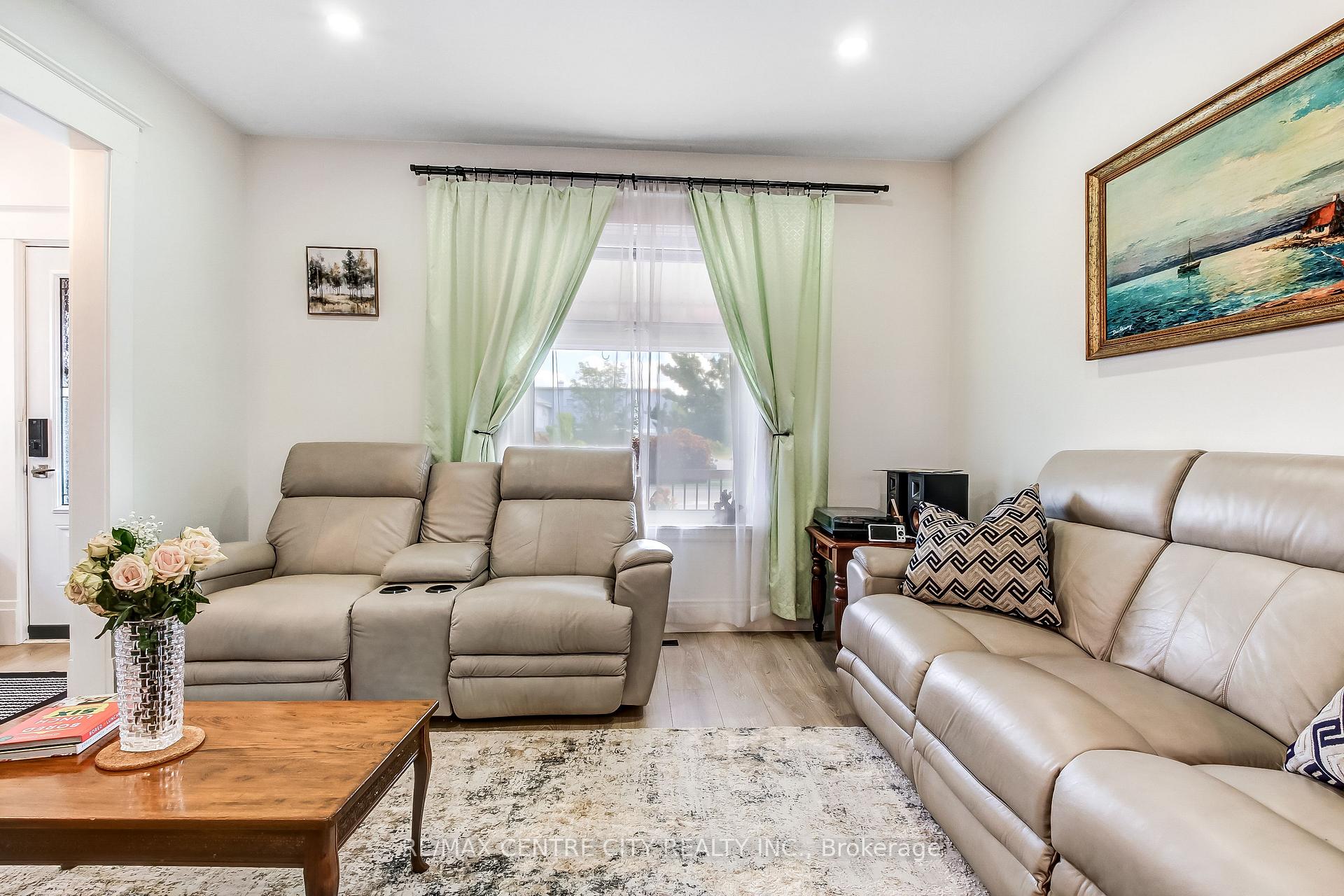 71 Wilson Avenue, St. Thomas 5