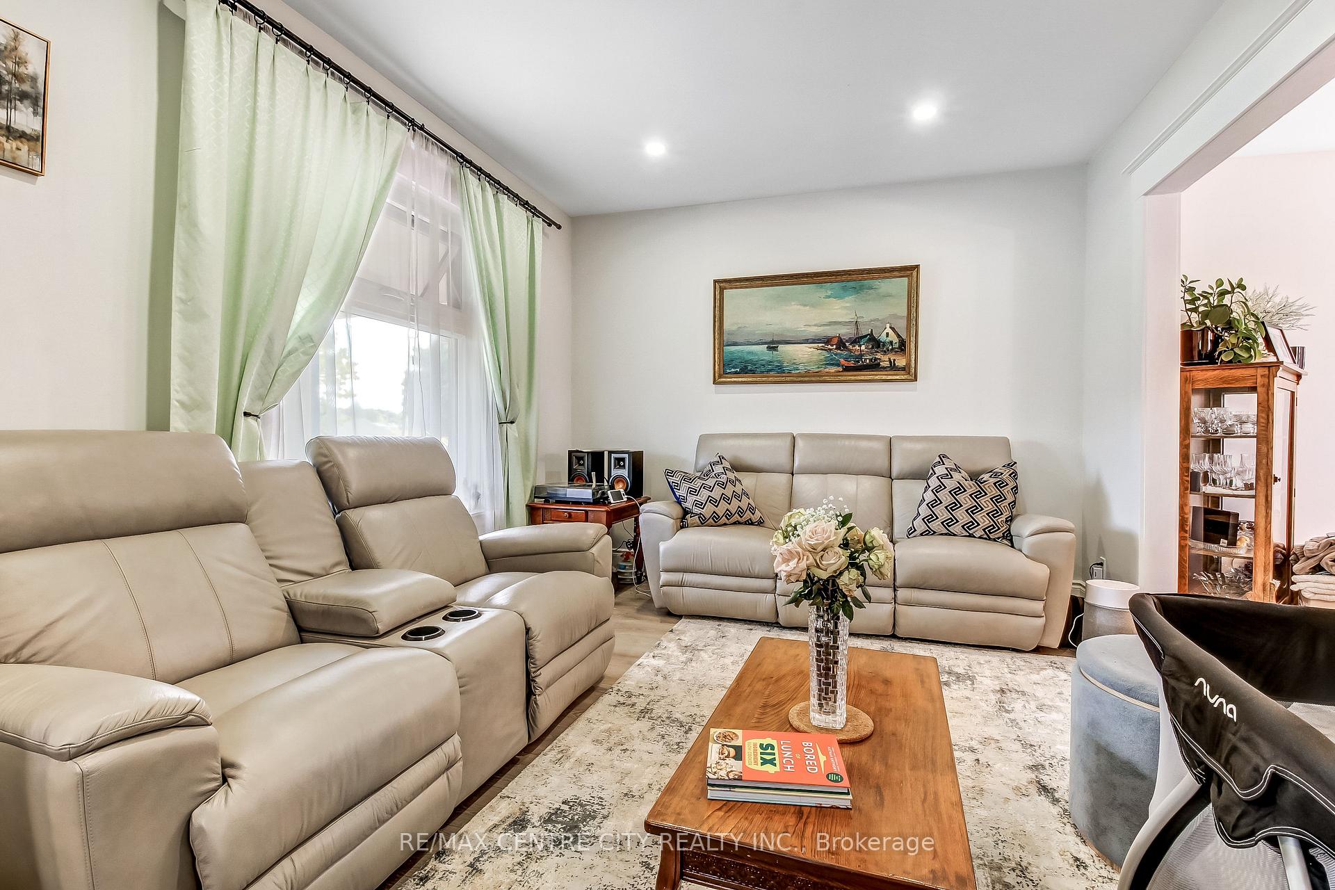 71 Wilson Avenue, St. Thomas 4