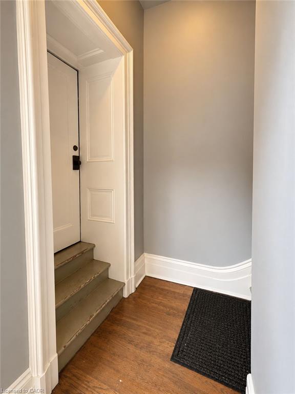 Upper Apt #3 - 59 Bruce Street, Cambridge 5