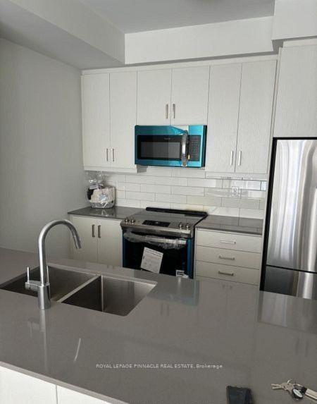 TH177 - 151 Honeycrisp Crescent, Vaughan 4