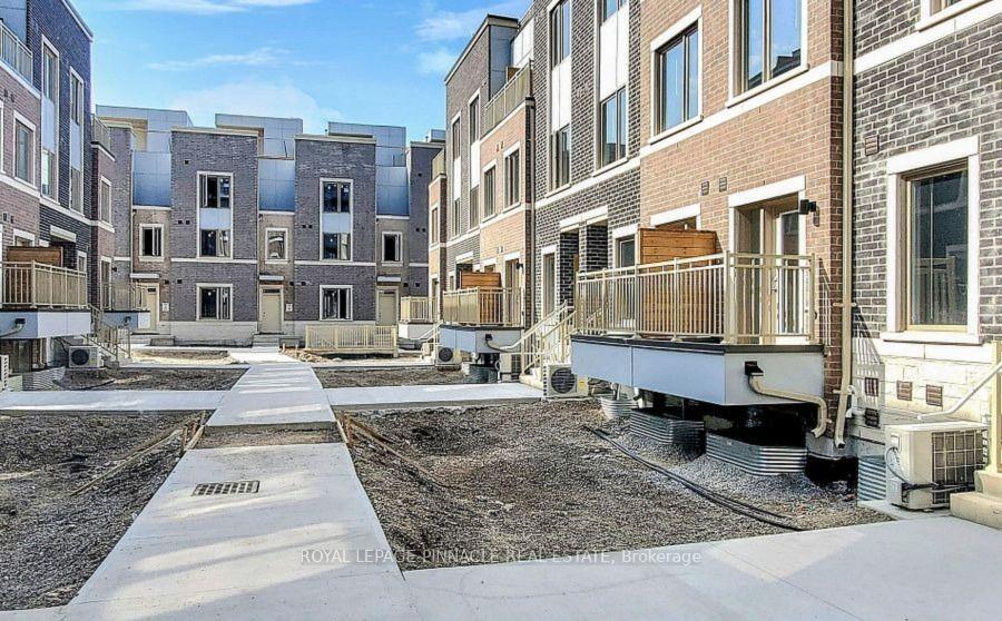 TH177 - 151 Honeycrisp Crescent, Vaughan 2