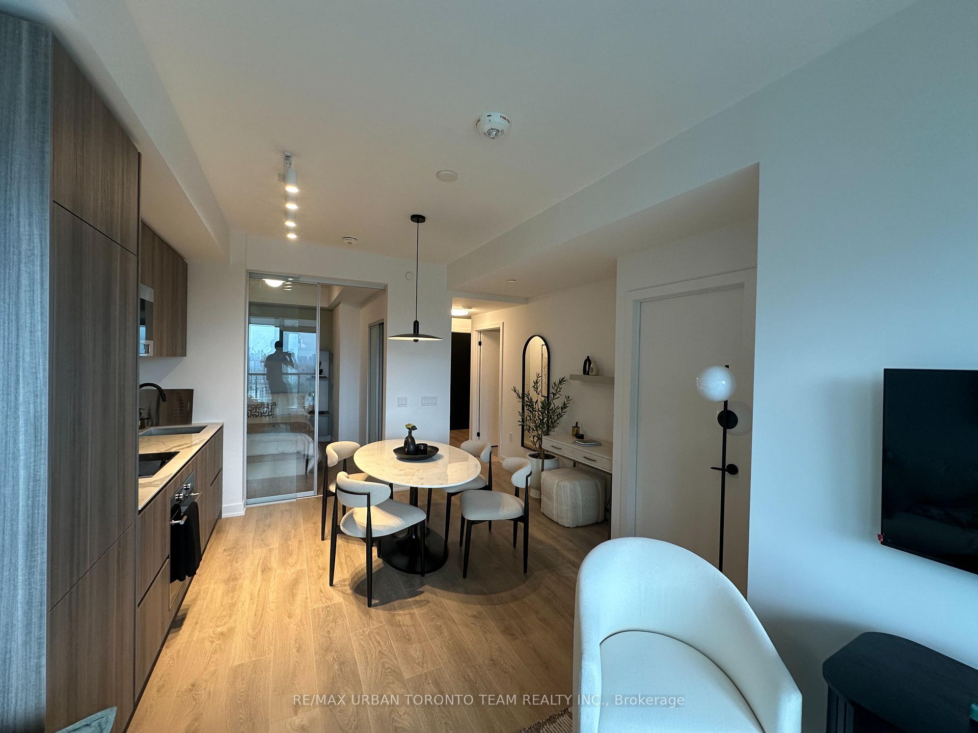 3013 - 127 Broadway Avenue, Toronto 4