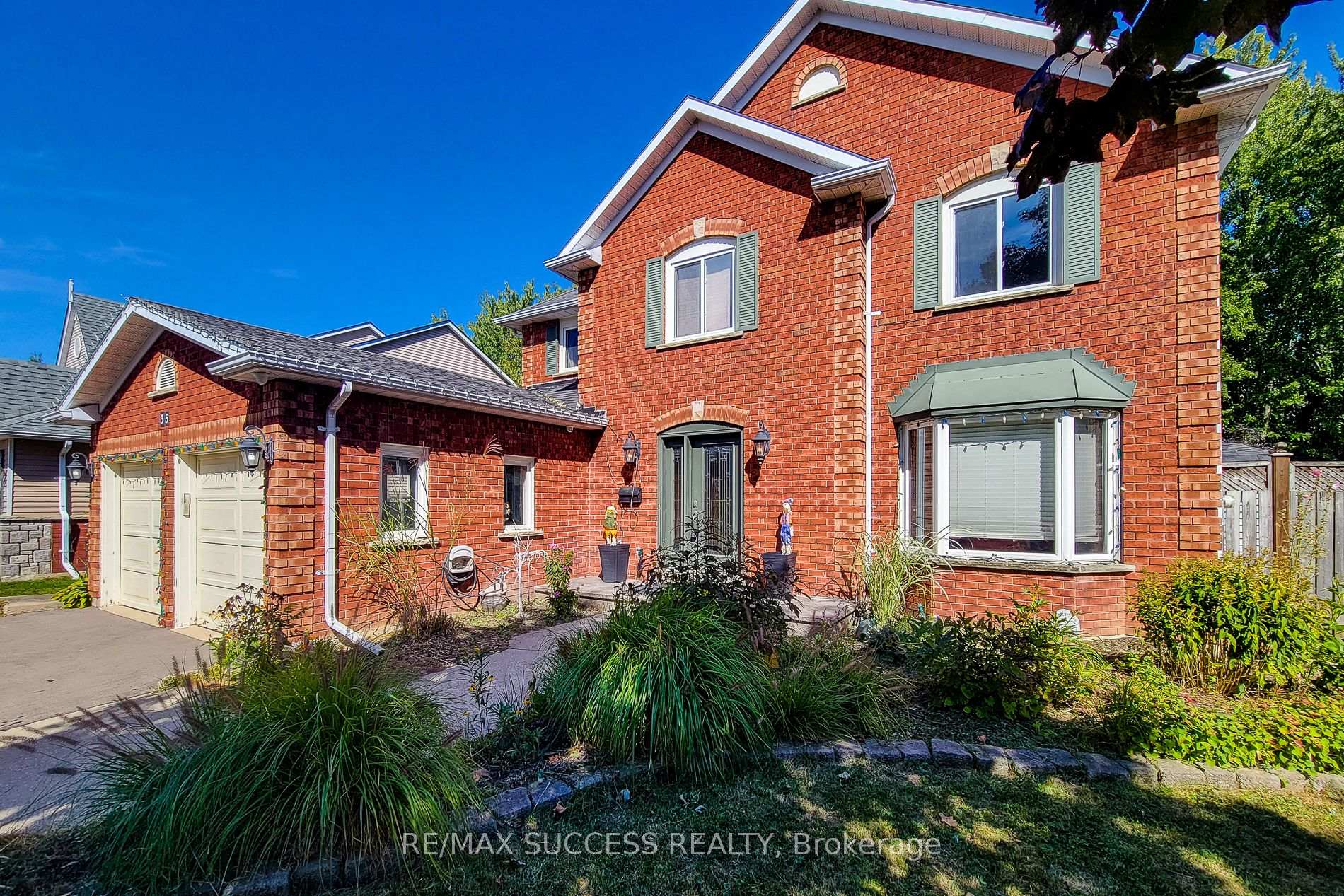 35 Ravenwood Road, Brantford 2