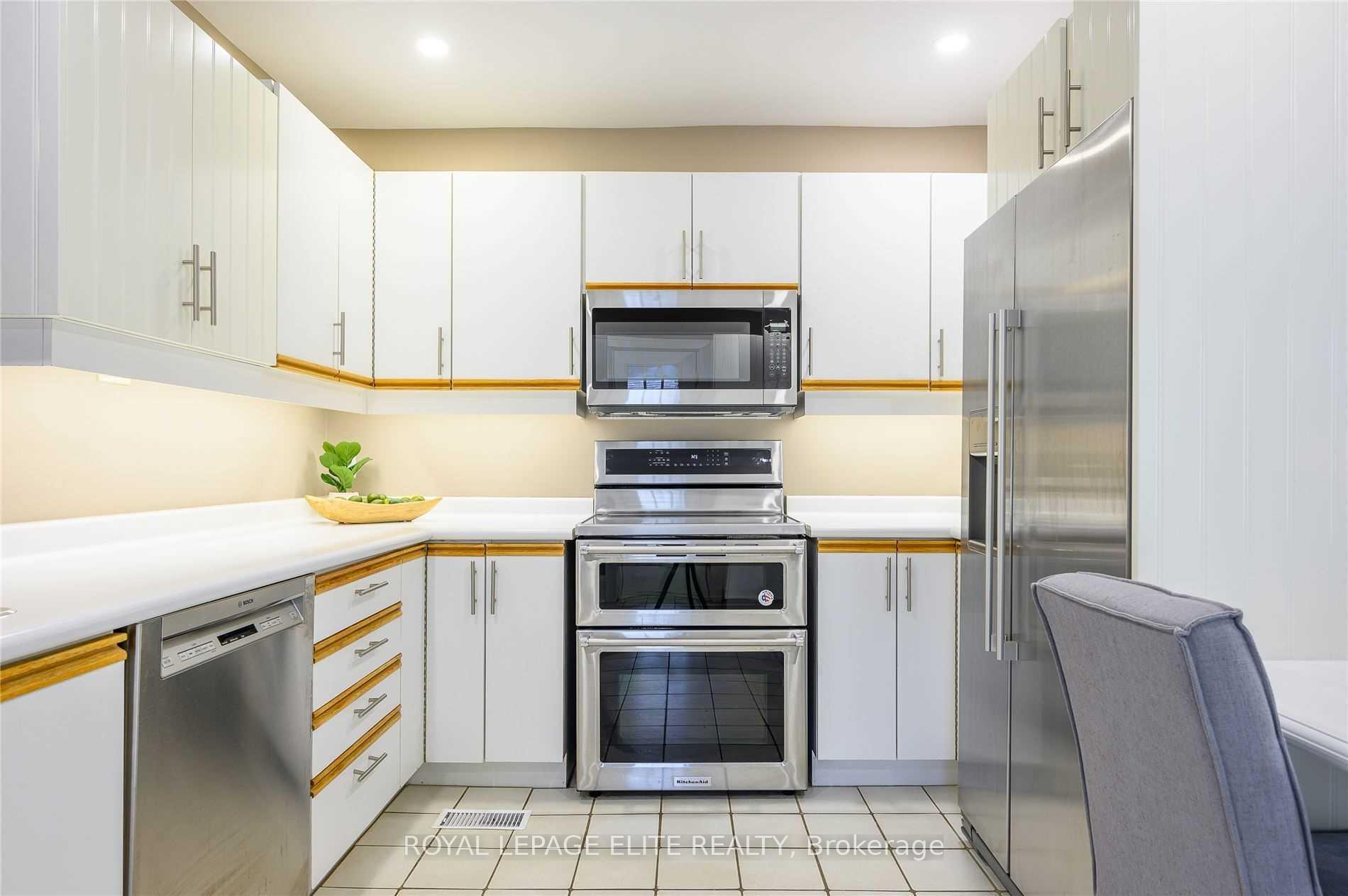 331 Trafalgar Road, Oakville 5