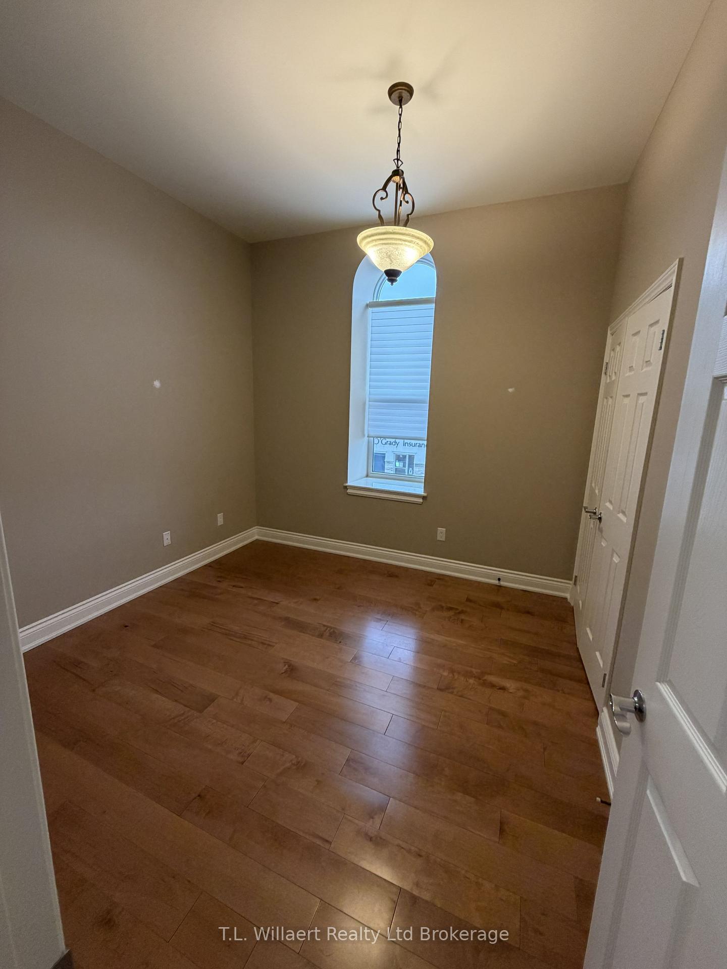 202 - 17 Brock Street W, Tillsonburg 3