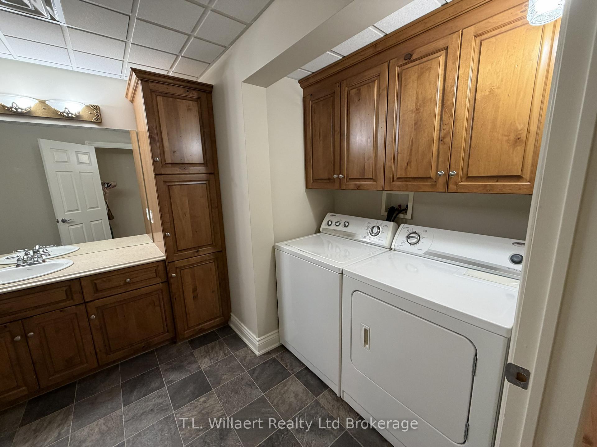 202 - 17 Brock Street W, Tillsonburg 4