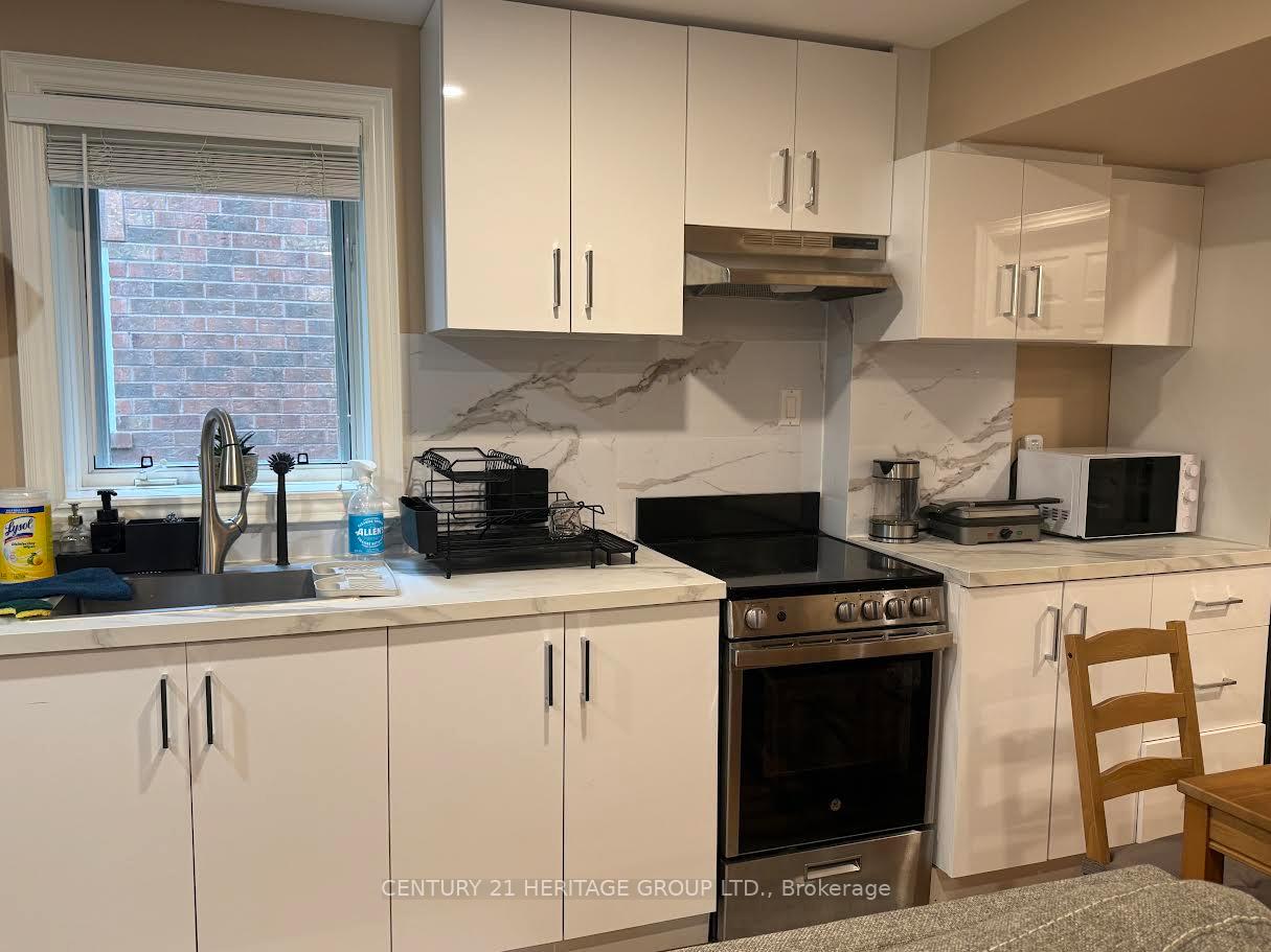 Bsmt - 154 Hollandview Trail, Aurora 4
