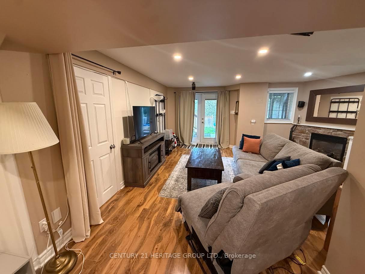 Bsmt - 154 Hollandview Trail, Aurora 3