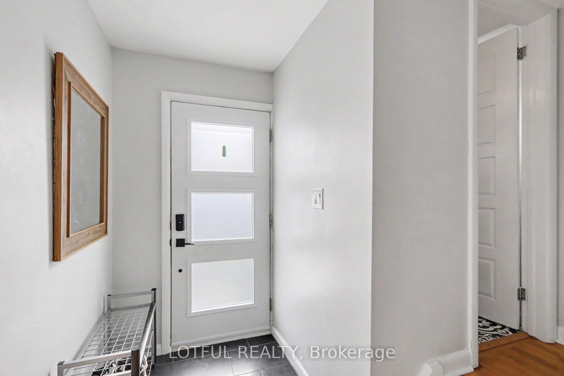 2226 Saunderson Drive, Ottawa 4