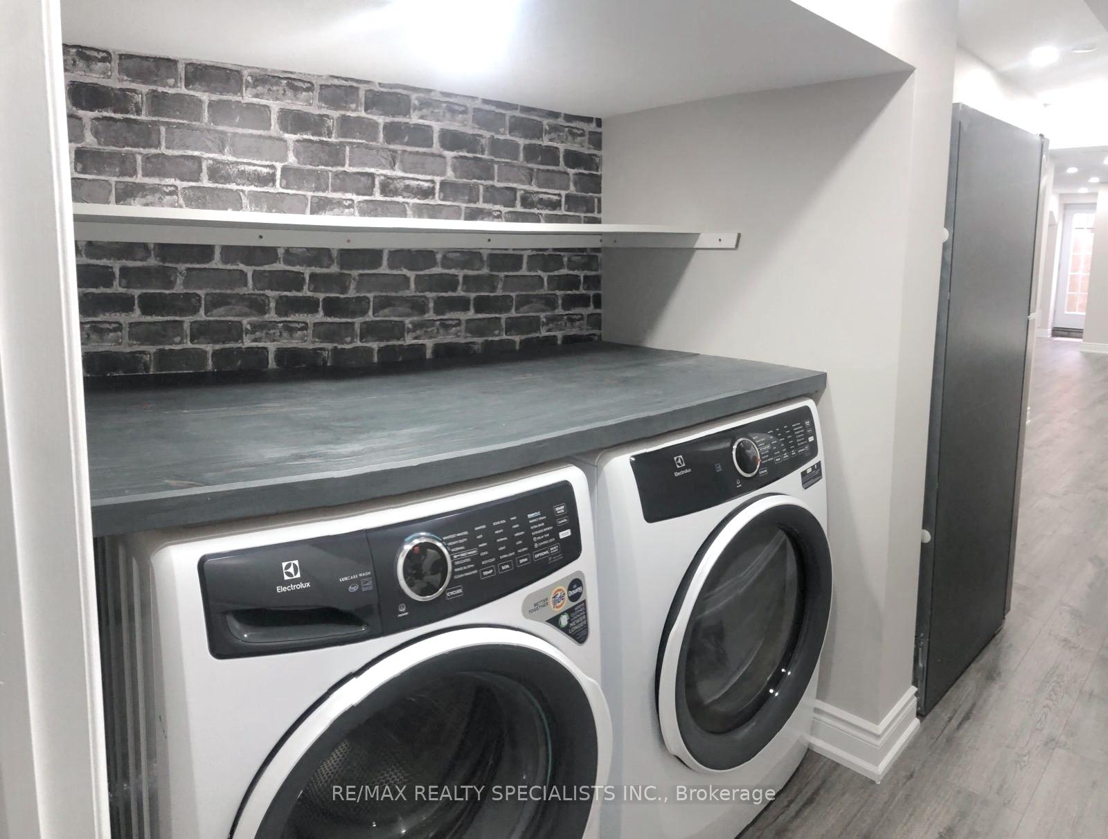 Bsmt - 471 Violet Gate, Milton 3