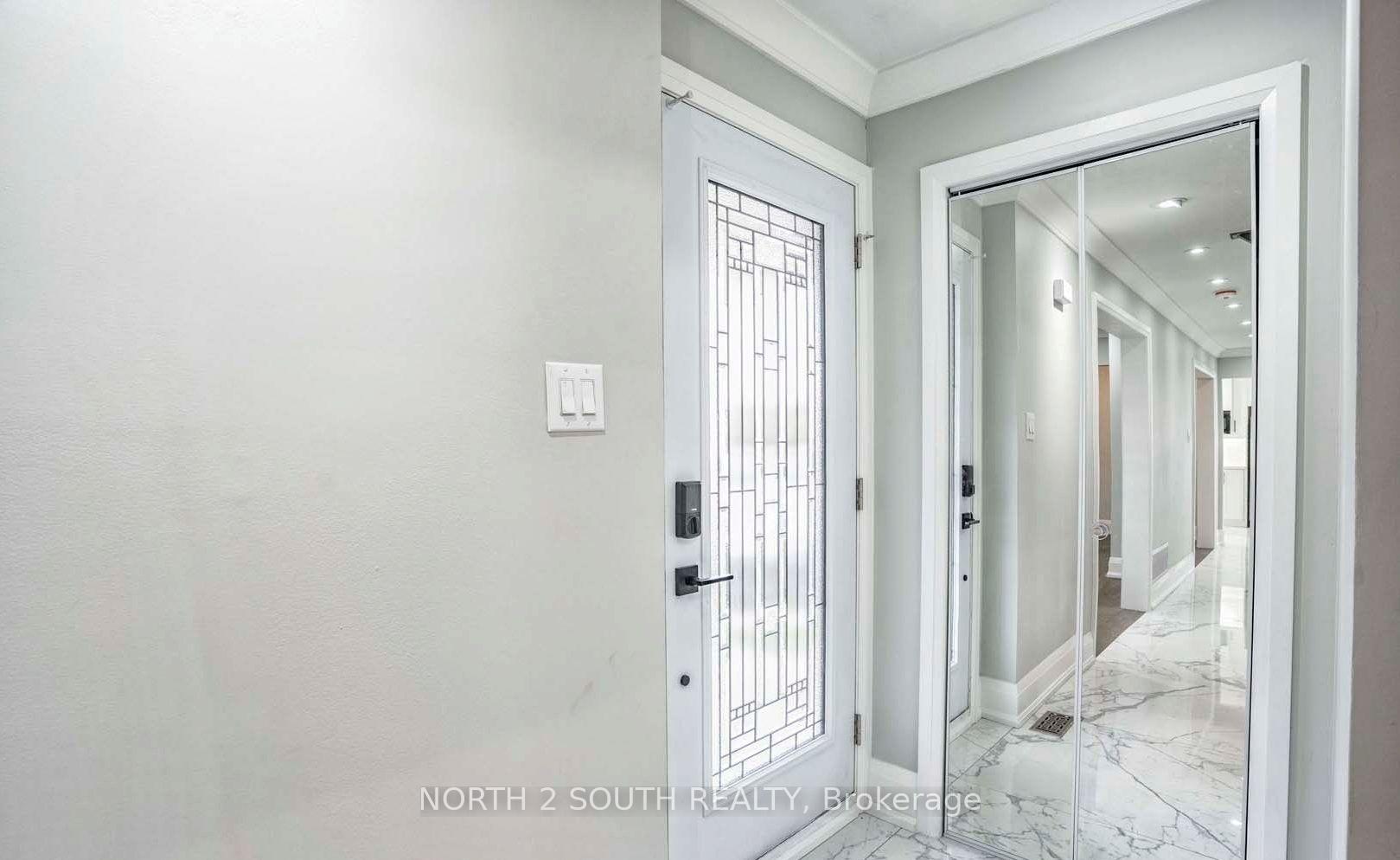 upper - 37 Loire Court, Toronto 5