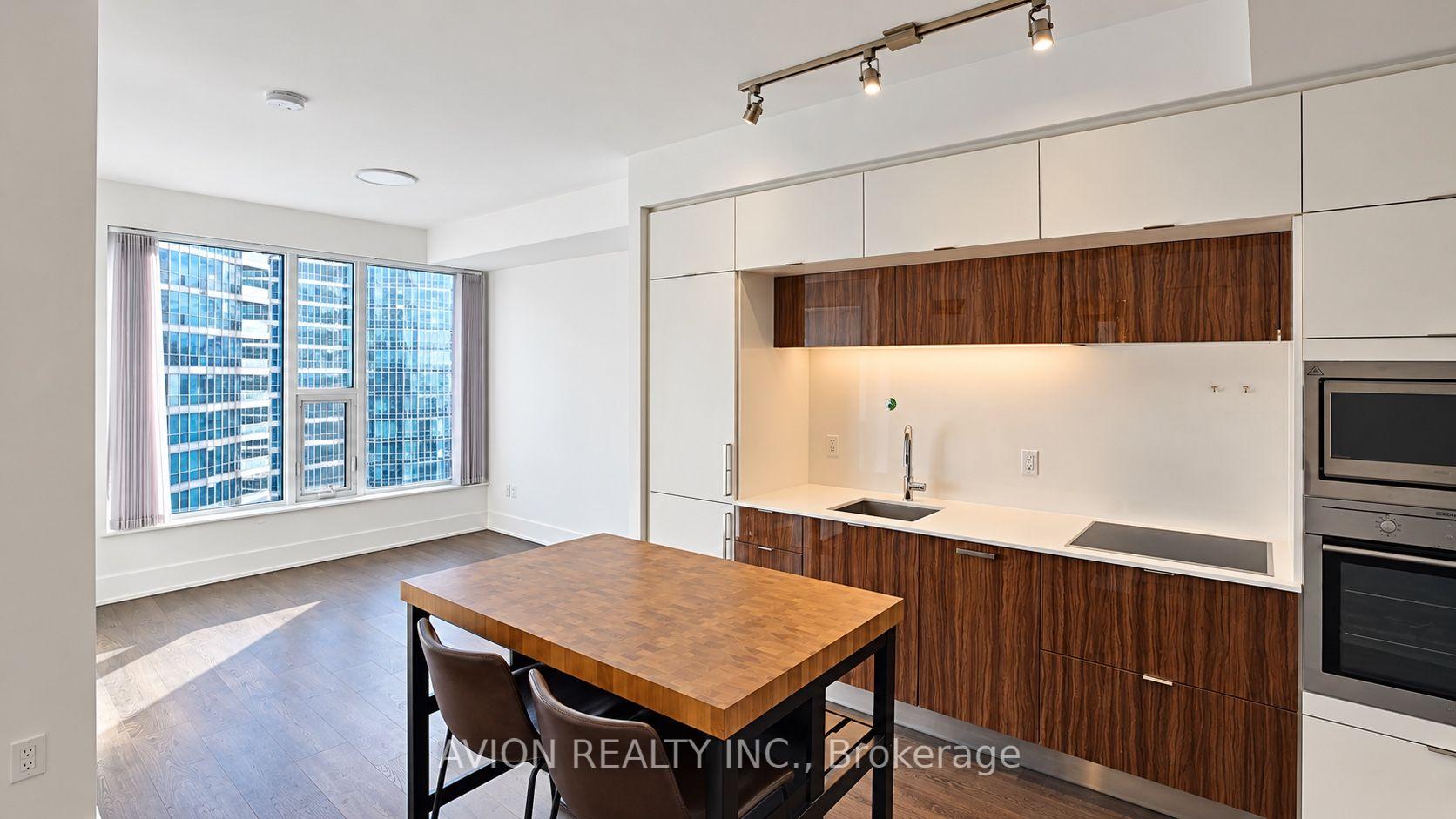 3008 - 10 York Street, Toronto 3