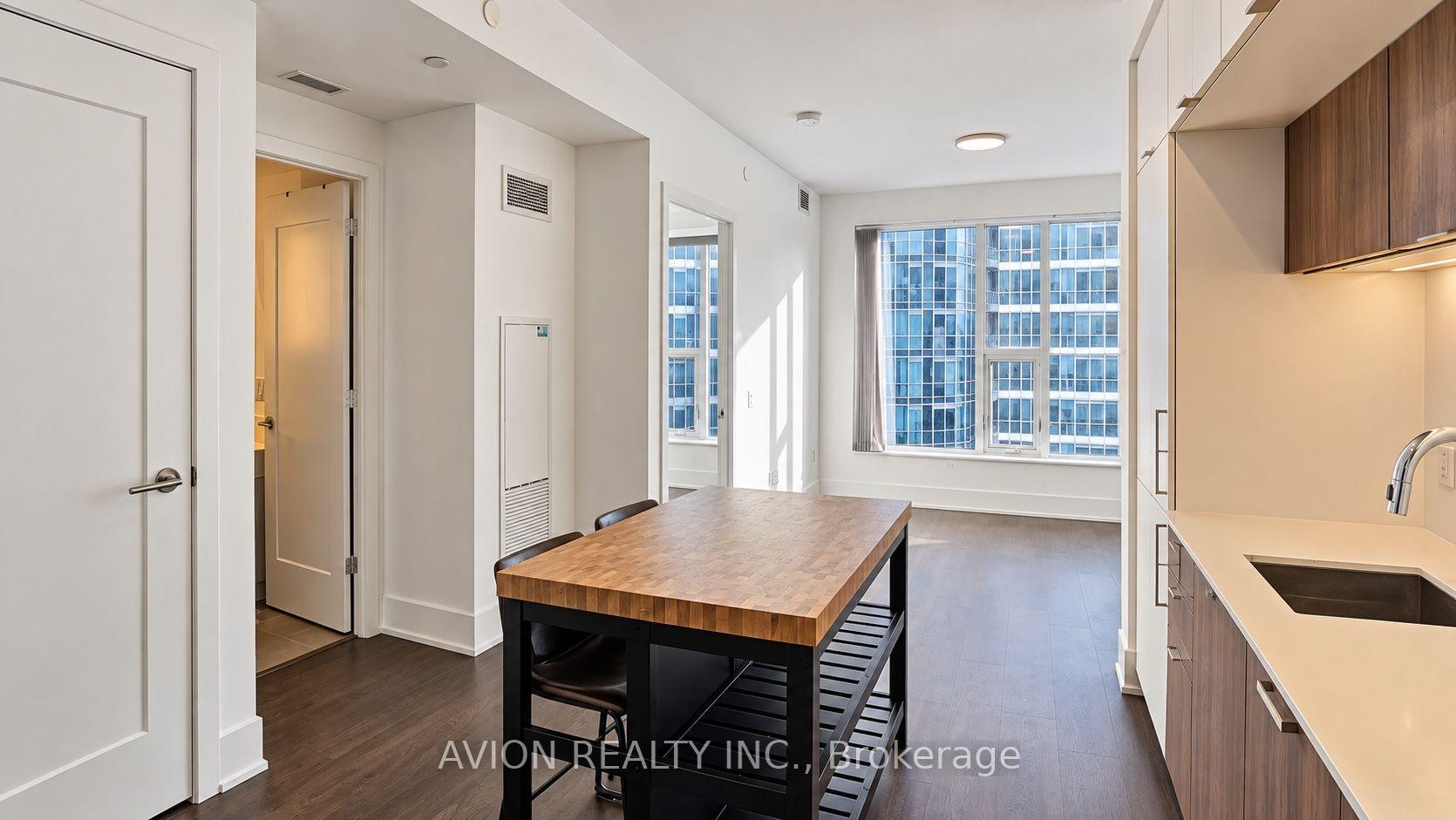3008 - 10 York Street, Toronto 4