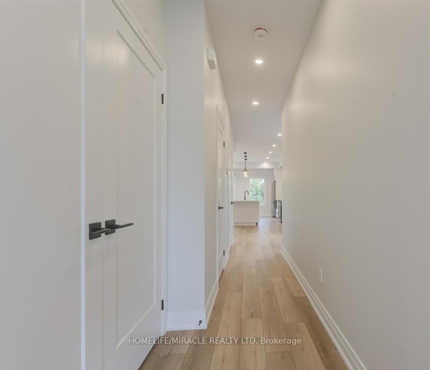 upper - 160 Weber Street W, Kitchener 3