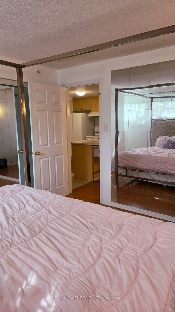 2 - 42 Pinery Trail, Toronto 4
