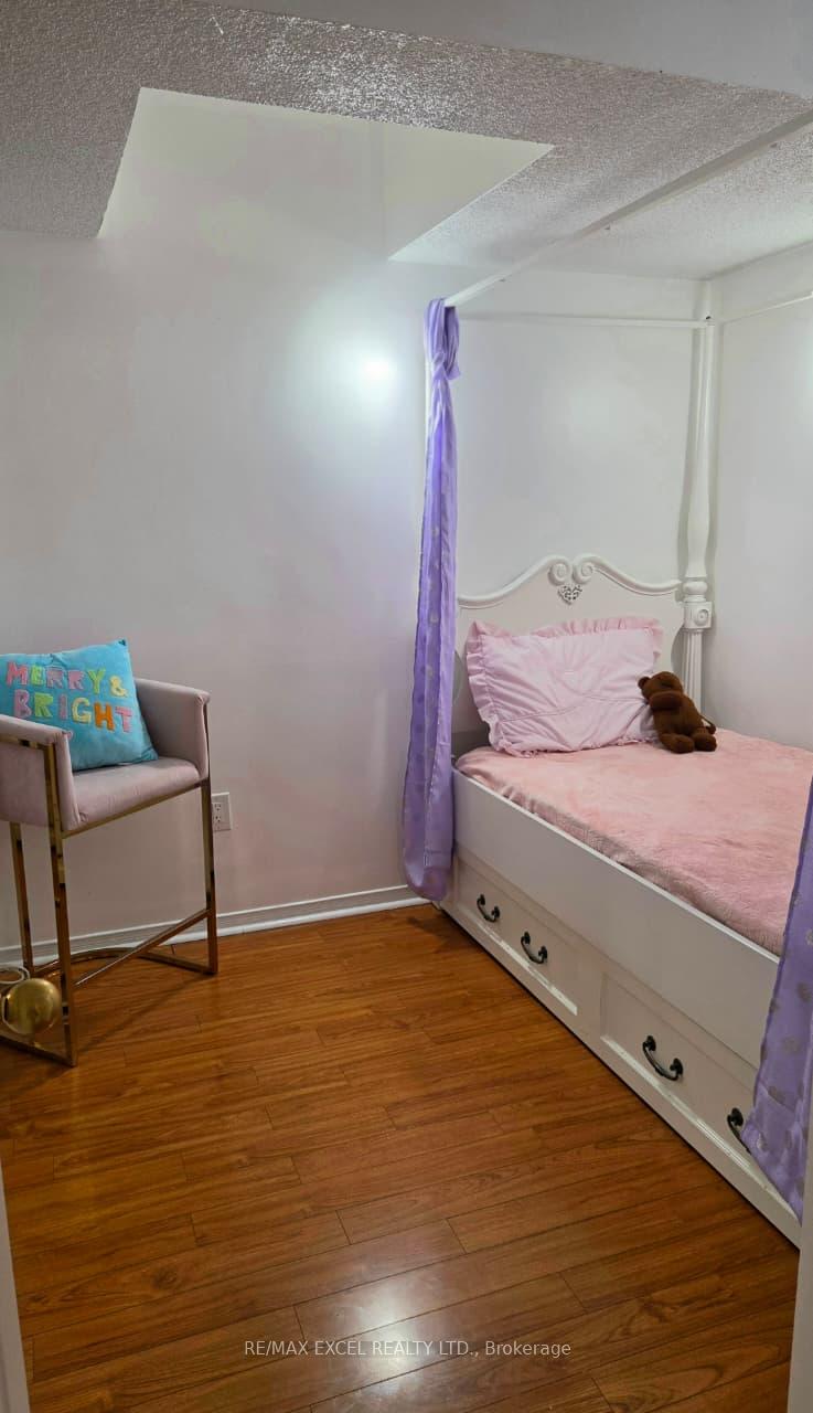 2 - 42 Pinery Trail, Toronto 3