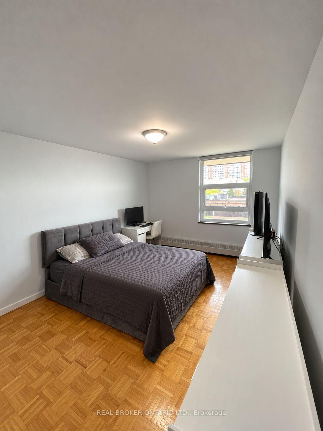 414 - 455 Sentinel Road, Toronto 4