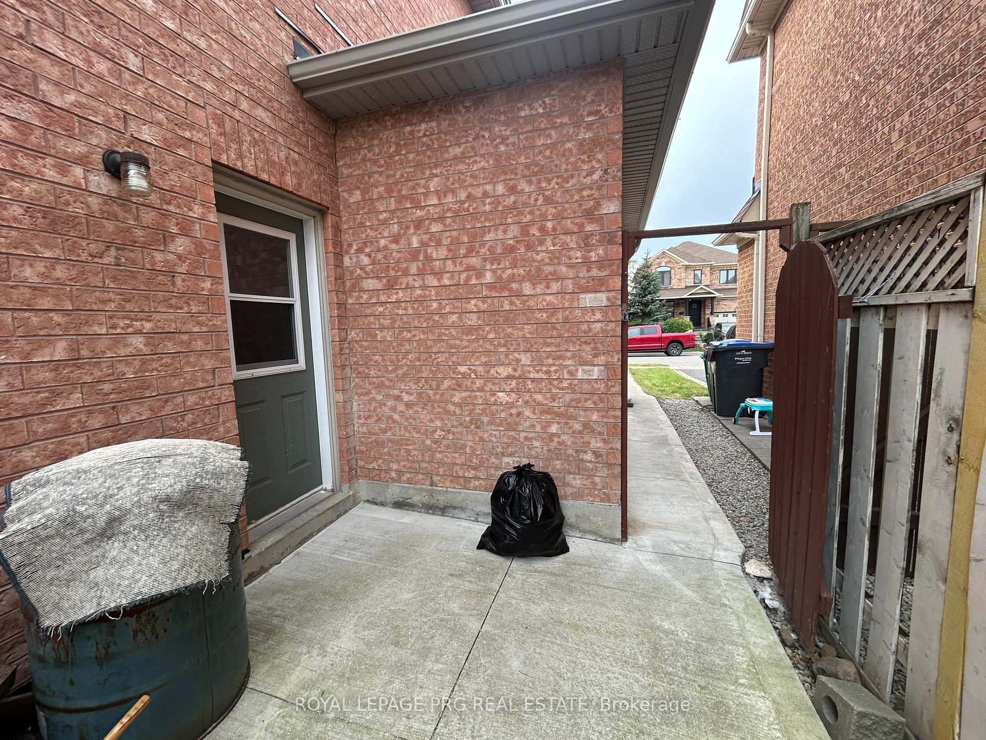 B - 11 Villagewood Street, Brampton 2